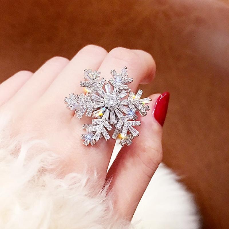 Rotatable Snowflake Ring