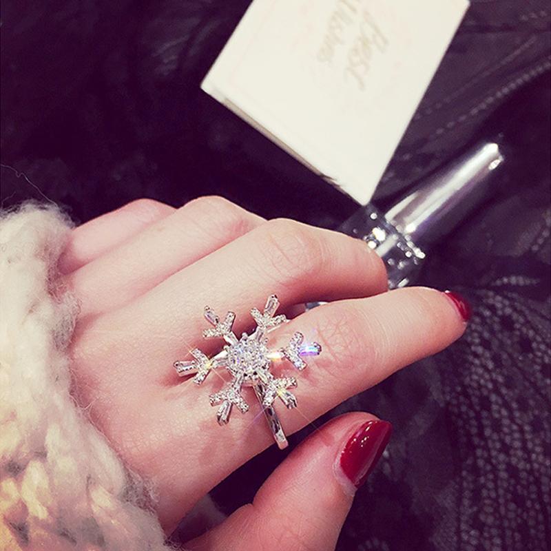 Rotatable Snowflake Ring