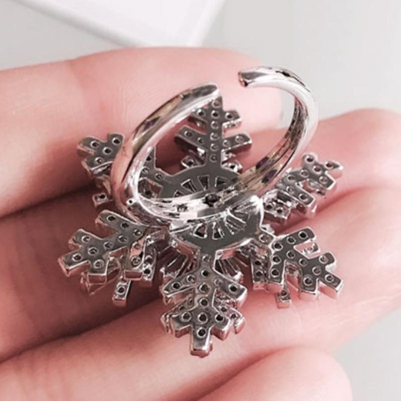 Rotatable Snowflake Ring